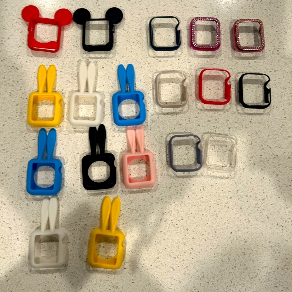 Apple Watch Protection Covers Fit the 38-40 inch version ! All pictured included